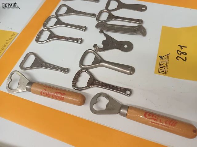 Lot 281 - flessenopeners met reclame. 13 stuks - afbeelding 4 van  4