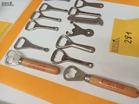 Lot 281 - flessenopeners met reclame. 13 stuks - afbeelding 4 van  4