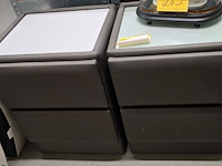 Lot 281 - nachtkastjes met 2 lades in lederlook 2 stuks - afbeelding 1 van  3