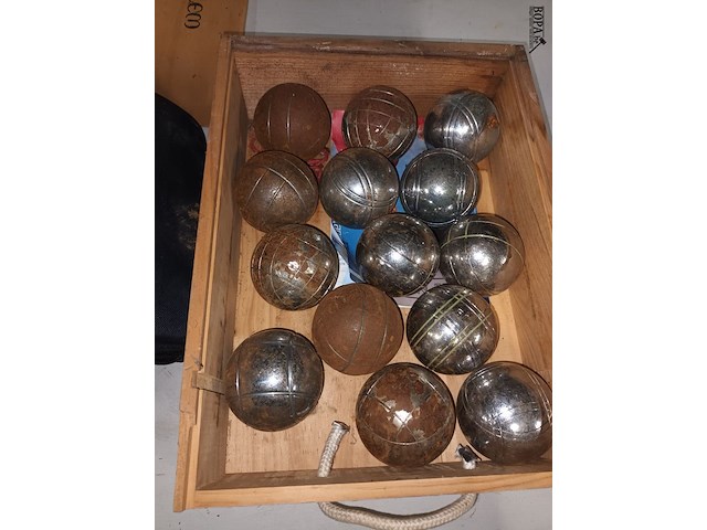 Lot 282 - lot metalen petanque ballen - afbeelding 2 van  4