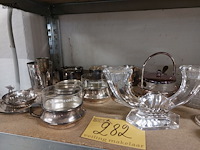 Lot 282 - lot verzilverd en glazen kandelaar, ong 29 stuks - afbeelding 2 van  3