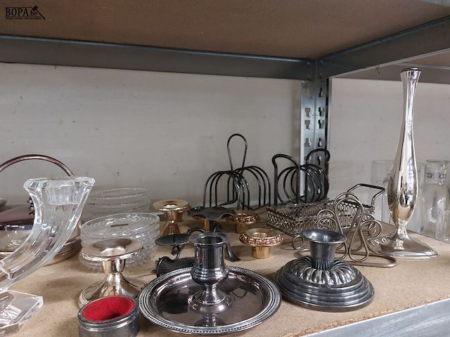 Lot 282 - lot verzilverd en glazen kandelaar, ong 29 stuks - afbeelding 3 van  3