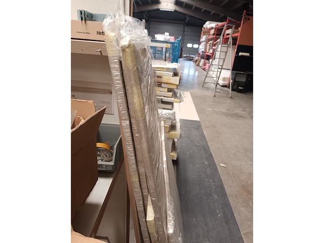 Lot 282 - melamine panelen. 5 stuks - afbeelding 4 van  4