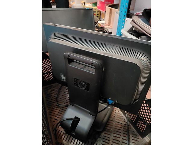 Lot 282 - pc scherm hpcompac la1905wg 43,5*28 en scherm samsung sinkma - afbeelding 3 van  4