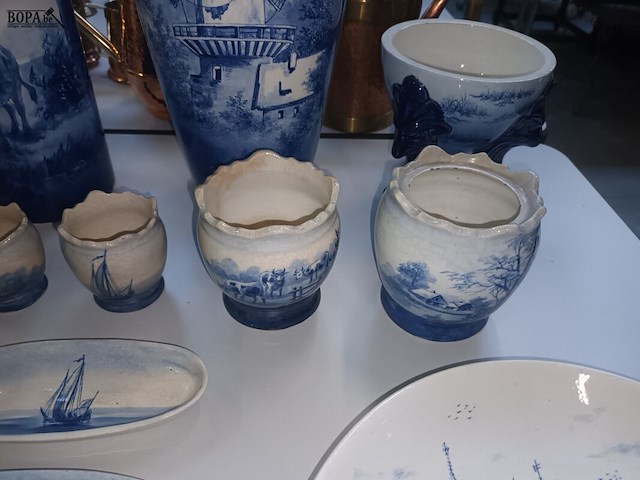 Lot 282 - vazen en schaaltjes. 16 stuks - afbeelding 3 van  7