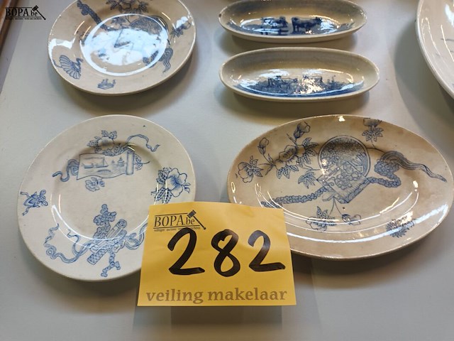 Lot 282 - vazen en schaaltjes. 16 stuks - afbeelding 5 van  7