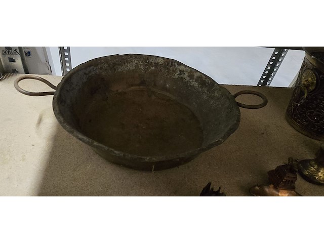 Lot 283 - diverse koperen items - afbeelding 4 van  6