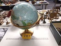 Lot 283 - wereldbol - afbeelding 2 van  4