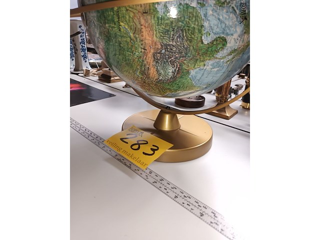 Lot 283 - wereldbol - afbeelding 3 van  4