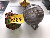 Lot 284 - boeien voor visnetten. 2 stuks - afbeelding 1 van  4