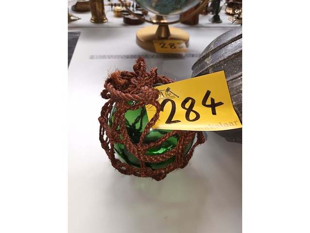 Lot 284 - boeien voor visnetten. 2 stuks - afbeelding 2 van  4