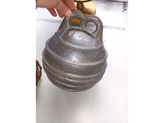 Lot 284 - boeien voor visnetten. 2 stuks - afbeelding 3 van  4