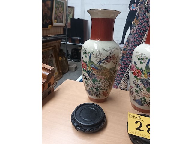 Lot 284 - chinese vazen op sokkel. 4 stuks - afbeelding 2 van  5