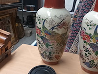Lot 284 - chinese vazen op sokkel. 4 stuks - afbeelding 2 van  5