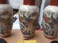 Lot 284 - chinese vazen op sokkel. 4 stuks - afbeelding 3 van  5