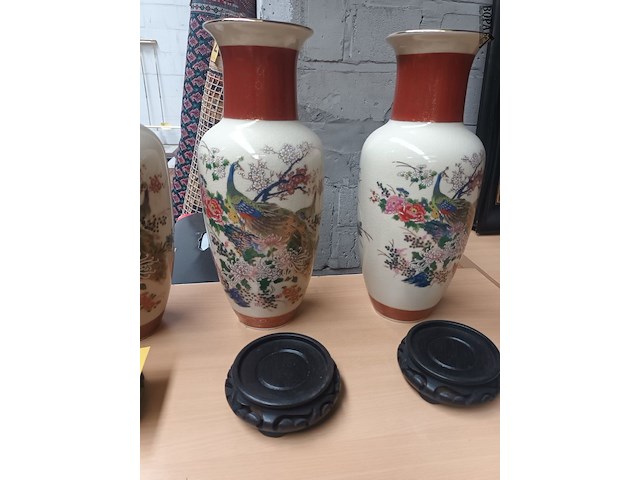 Lot 284 - chinese vazen op sokkel. 4 stuks - afbeelding 4 van  5