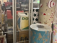 Lot 284 - lot inpakpapier + rolafsnijder - afbeelding 3 van  3