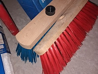 Lot 284 - poetsmateriaal. 6 stuks - afbeelding 4 van  6