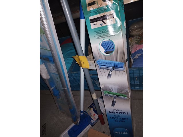 Lot 284 - poetsmateriaal. 6 stuks - afbeelding 6 van  6