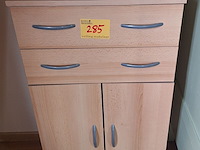 Lot 285 - bureau en kastje - afbeelding 2 van  2