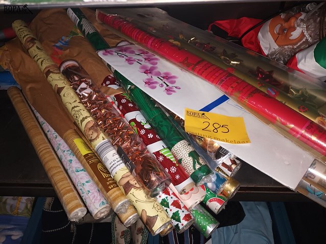 Lot 285 - lot kado verpakkingspapier - afbeelding 1 van  4