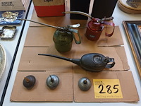 Lot 285 - olieblikken en kannetjes. 9 stuks - afbeelding 1 van  4