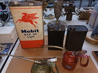 Lot 285 - olieblikken en kannetjes. 9 stuks - afbeelding 2 van  4