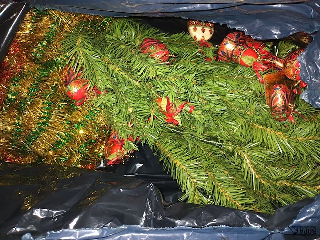 Lot 286 - kerstman en kerstdecoratie - afbeelding 2 van  3