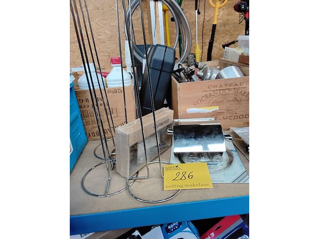 Lot 286 - lot wc paierhouders - 3 stuks - afbeelding 1 van  4