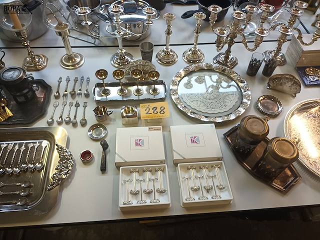 Lot 288 - verzilverd tafelgerei. 65 stuks - afbeelding 1 van  9