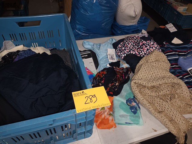 Lot 289 - dameskledij. 25 stuks - afbeelding 1 van  5