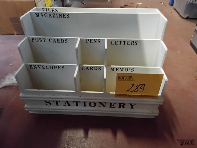 Lot 289 - decoratieve organizer - afbeelding 1 van  1