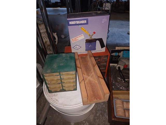 Lot 289 - gereedschap en doe-het-zelf. 14 stuks - afbeelding 5 van  5