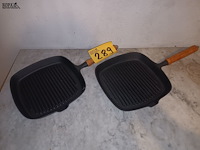 Lot 289 - gietijzeren braadpannen. 2 stuks - afbeelding 1 van  2