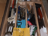 Lot 29 - bestekbak met inhoud - afbeelding 1 van  3