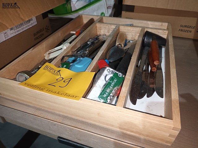 Lot 29 - bestekbak met inhoud - afbeelding 2 van  3