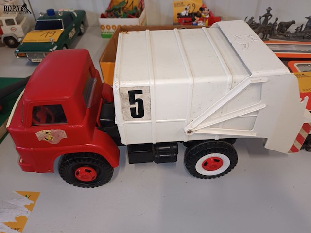 Lot 29 - big vuilniskar - afbeelding 3 van  7