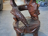 Lot 29 - bijzettafel oosters oriental handgemaakt houtsnijwerk zeldza - afbeelding 3 van  5