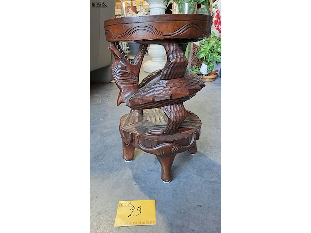 Lot 29 - bijzettafel oosters oriental handgemaakt houtsnijwerk zeldza - afbeelding 5 van  5