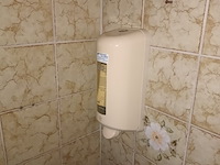 Lot 29 - dispensers en vuilnisemmers - afbeelding 2 van  3