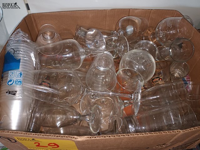 Lot 29 - diverse glazen. 1 doos - afbeelding 1 van  3
