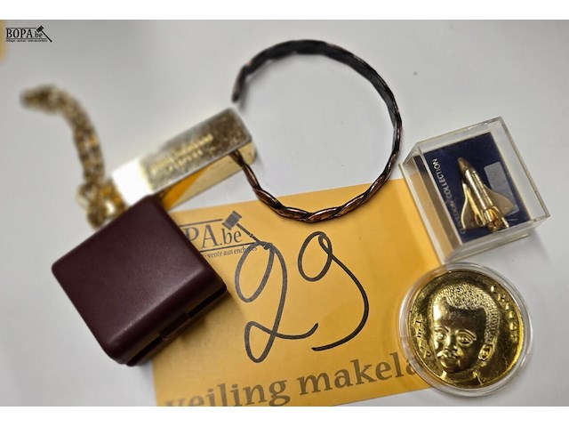 Lot 29 - diverse (vergulde) items 5 stuks - afbeelding 1 van  7