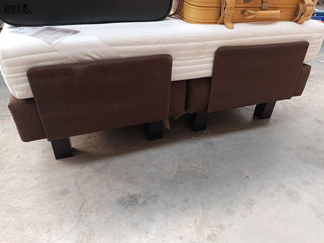 Lot 29 - elektrische boxspring - afbeelding 2 van  6