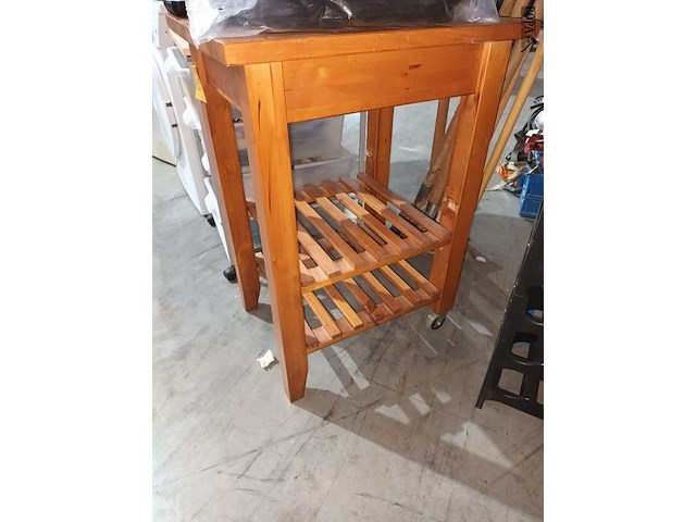 Lot 29 - houten bijzettafel - afbeelding 2 van  3