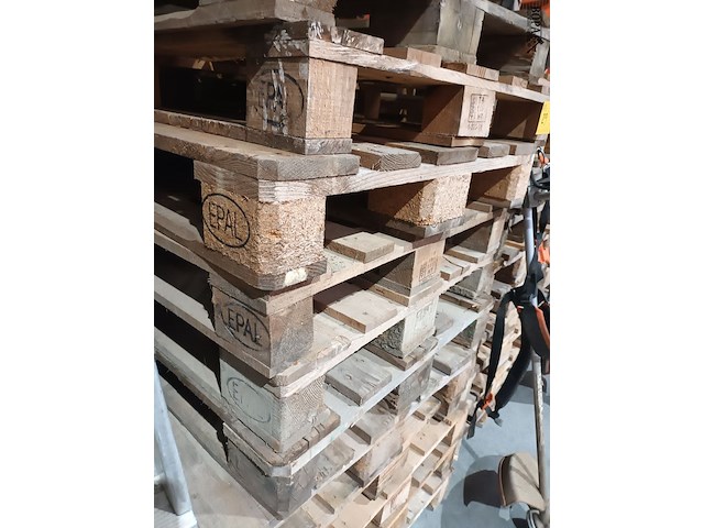 Lot 29 - houten palletten. 17 stuks - afbeelding 2 van  3