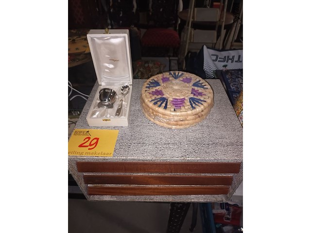 Lot 29 - keukengerei. 7 stuks - afbeelding 1 van  8