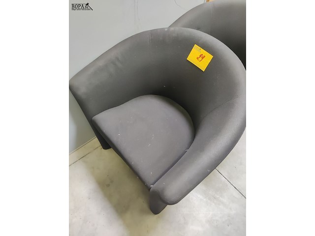 Lot 29 - kuipzetels - 2 stuks - afbeelding 3 van  3