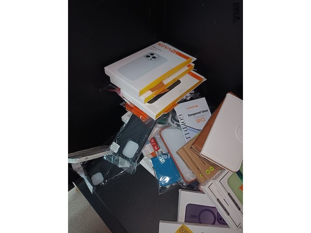 Lot 29 - lot diverse gsm hoesjes - afbeelding 2 van  4