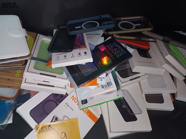 Lot 29 - lot diverse gsm hoesjes - afbeelding 4 van  4