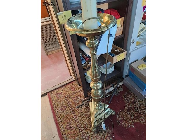 Lot 29 - massieve koperen ! kerkkandelaar - vloerlamp - afbeelding 3 van  4